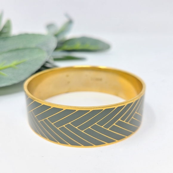 J. Crew Jewelry - J. CREW Chevron Enamel Gray Gold Tone Bangle